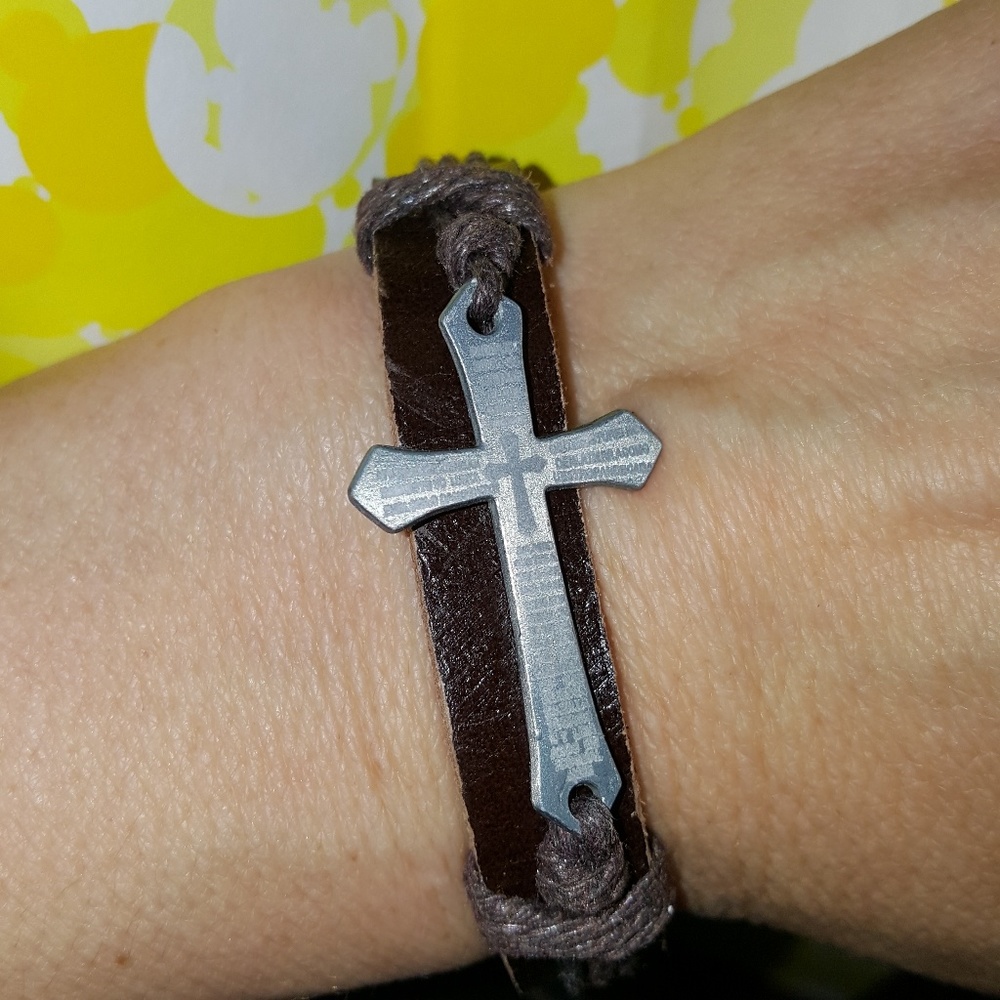 SaleMetalCrossEtchedLatinPrayerFauxLeatherBracelet